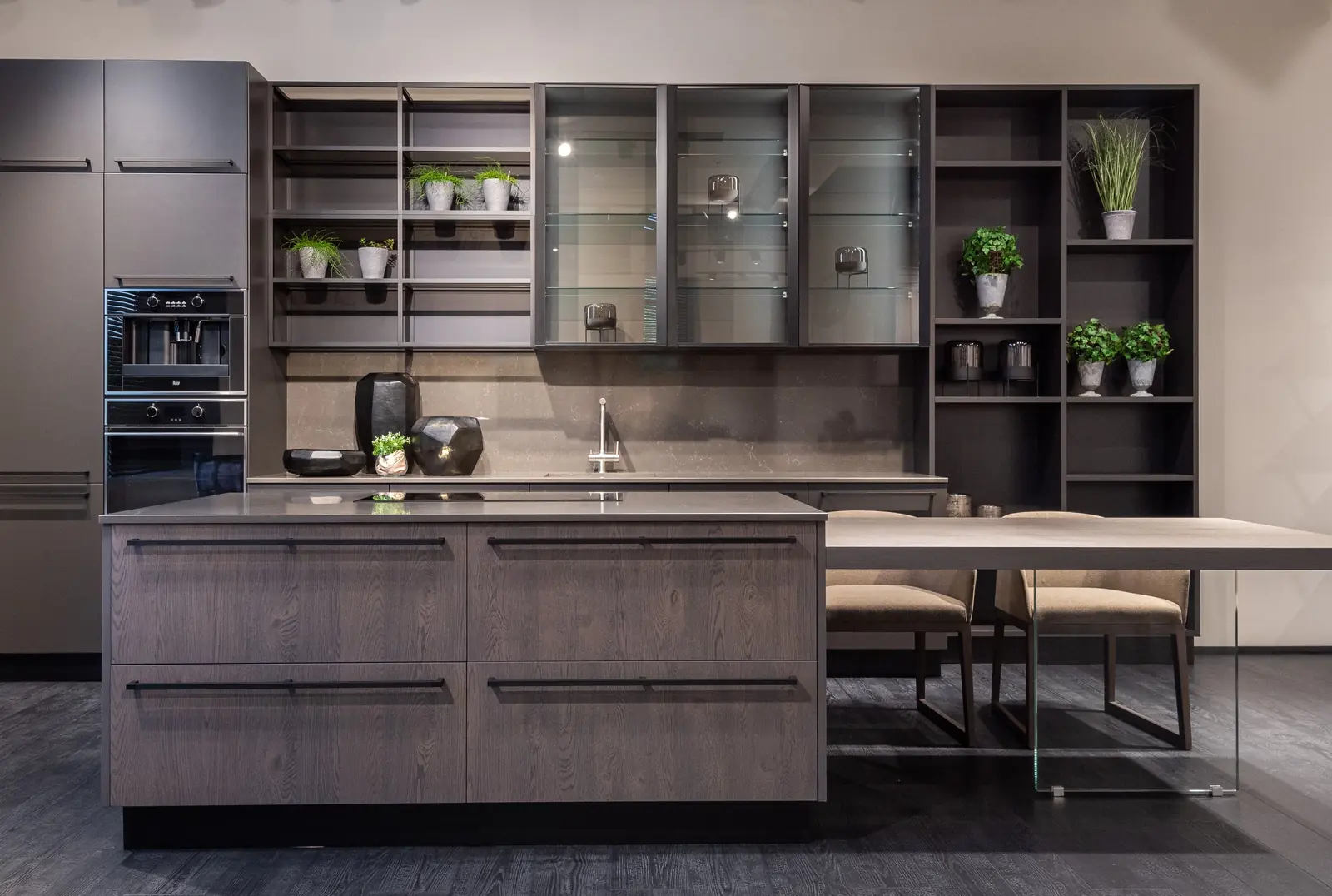 Luxury Kitchen Remodel — kitchen remodeler Miami project by CHIQ HOME DESIGN, 2024